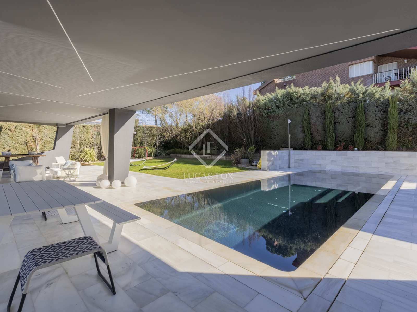 6 soveværelse Villa til salg i Boadilla del Monte med swimmingpool garage - € 1.730.000 (Ref: 8116011)