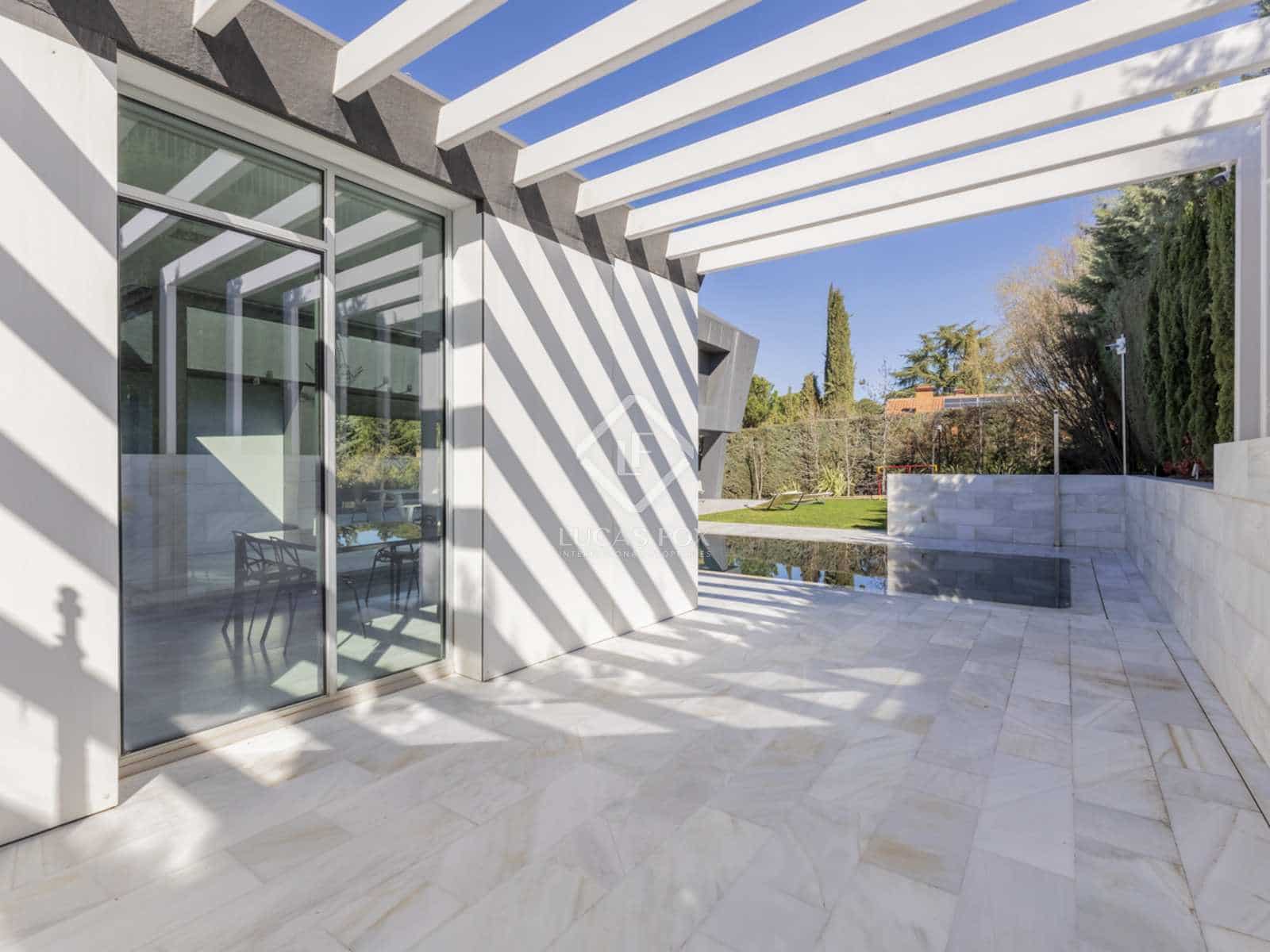 6 soveværelse Villa til salg i Boadilla del Monte med swimmingpool garage - € 1.730.000 (Ref: 8116011)