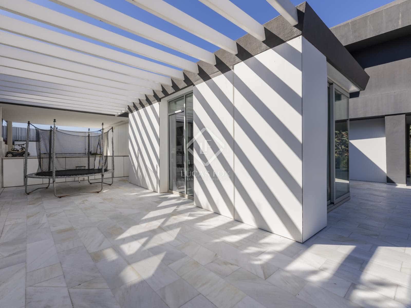 6 soveværelse Villa til salg i Boadilla del Monte med swimmingpool garage - € 1.730.000 (Ref: 8116011)