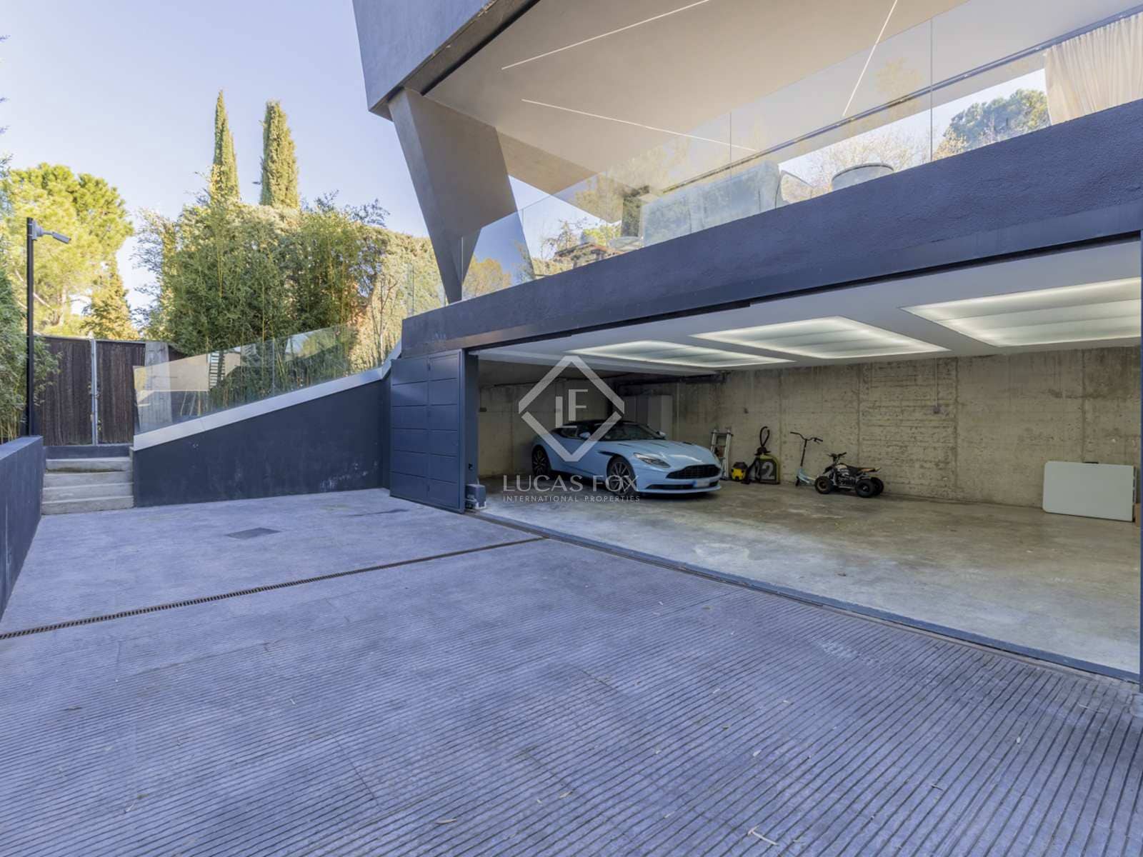 6 soveværelse Villa til salg i Boadilla del Monte med swimmingpool garage - € 1.730.000 (Ref: 8116011)