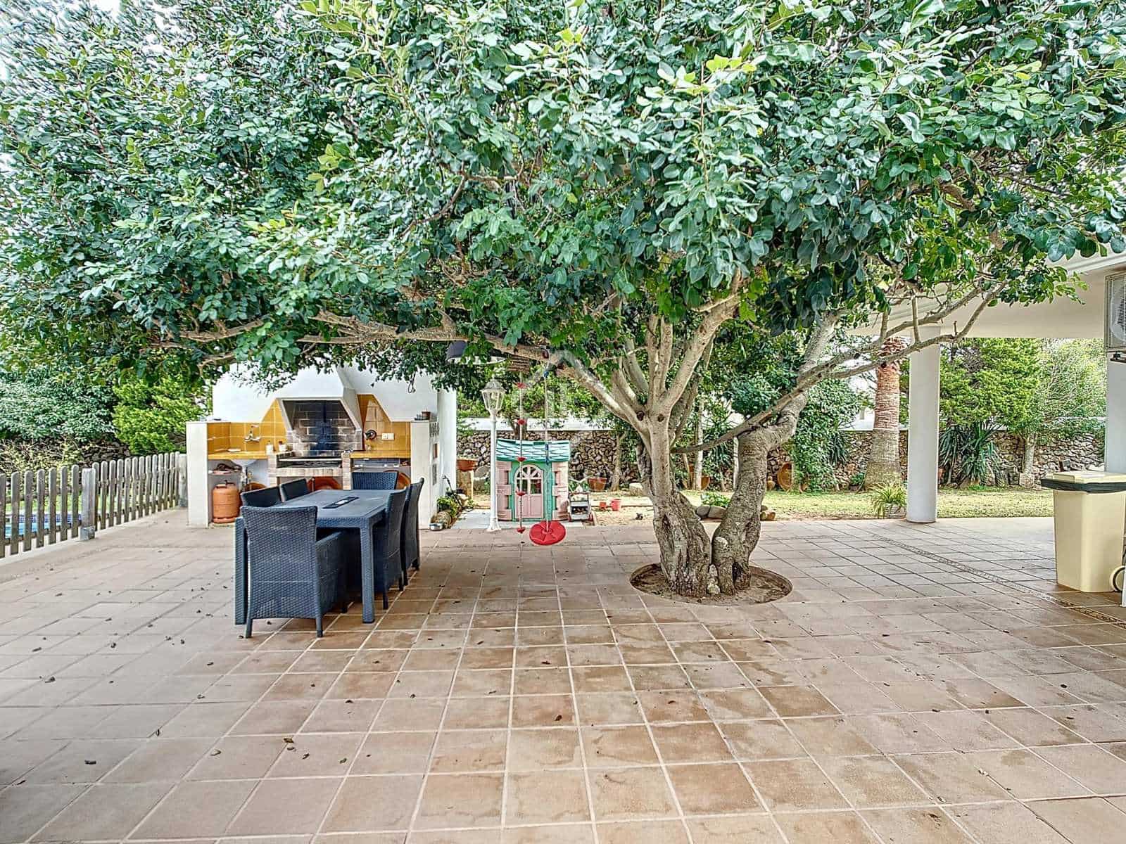 4 soveværelse Villa til salg i Ciutadella de Menorca med swimmingpool garage - € 1.450.000 (Ref: 8118645)