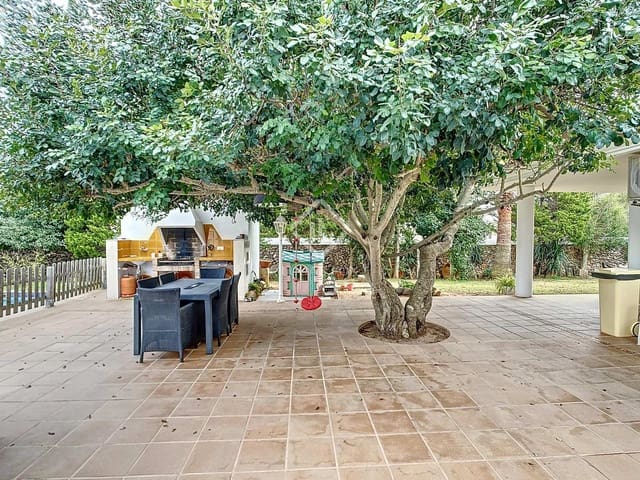 4 soveværelse Villa til salg i Ciutadella de Menorca med swimmingpool garage - € 1.450.000 (Ref: 8118645)