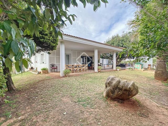 4 soveværelse Villa til salg i Ciutadella de Menorca med swimmingpool garage - € 1.450.000 (Ref: 8118645)