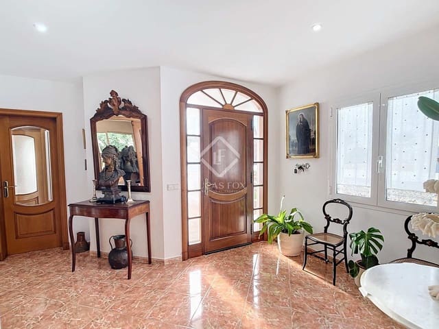 4 soveværelse Villa til salg i Ciutadella de Menorca med swimmingpool garage - € 1.450.000 (Ref: 8118645)