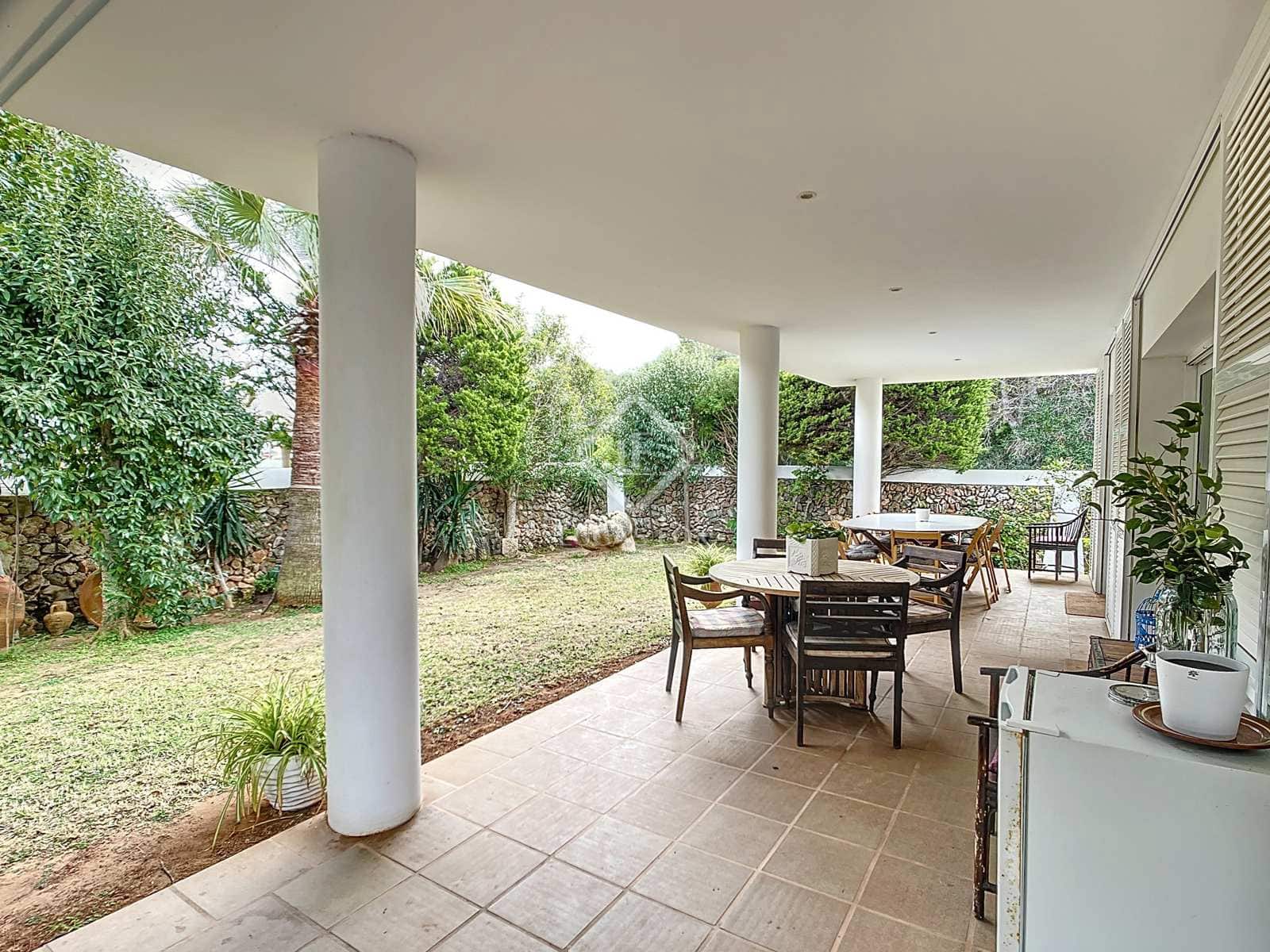 4 soveværelse Villa til salg i Ciutadella de Menorca med swimmingpool garage - € 1.450.000 (Ref: 8118645)