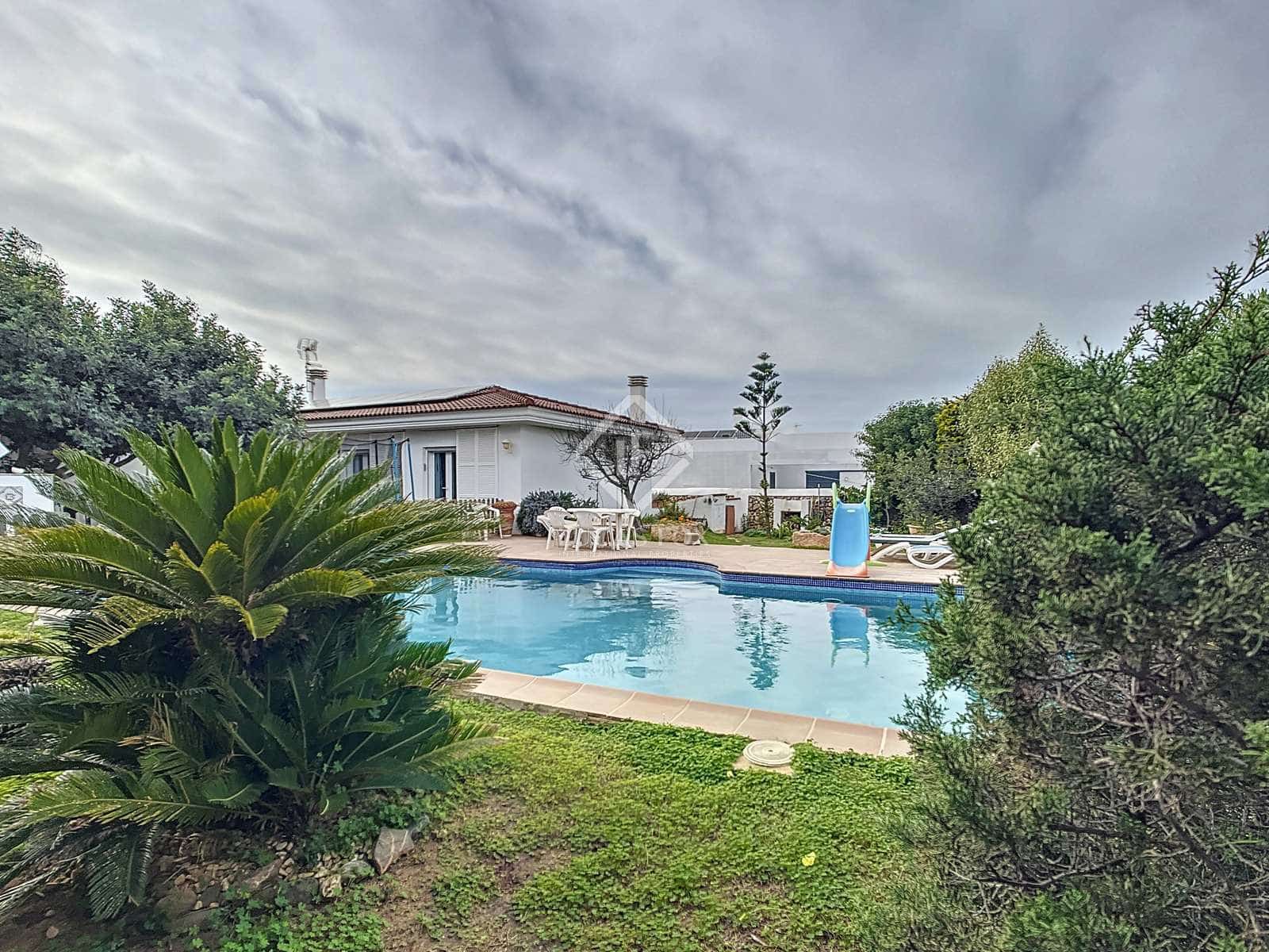 4 soveværelse Villa til salg i Ciutadella de Menorca med swimmingpool garage - € 1.450.000 (Ref: 8118645)