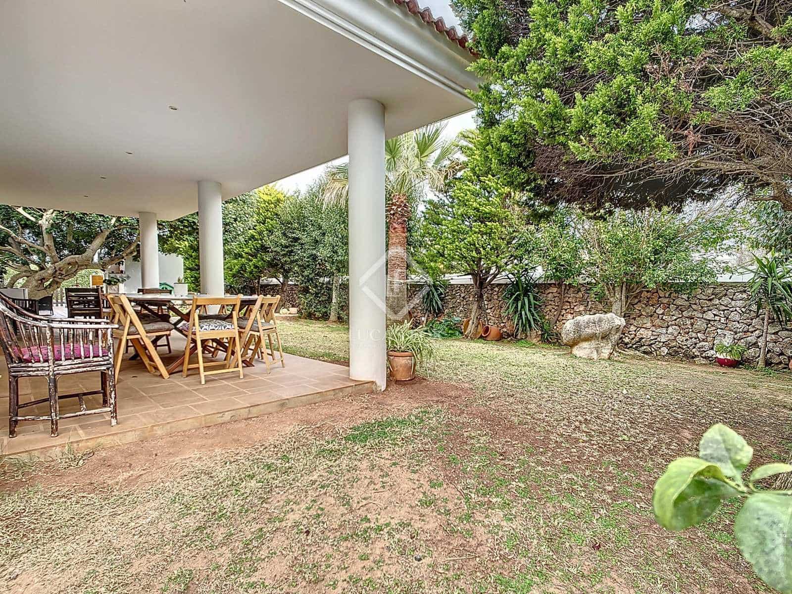 4 soveværelse Villa til salg i Ciutadella de Menorca med swimmingpool garage - € 1.450.000 (Ref: 8118645)