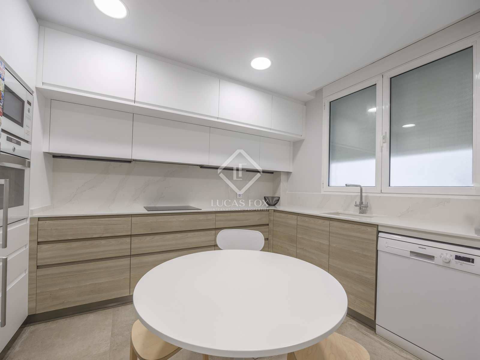 3 soveværelse Lejlighed til leje i Valencia by - € 1.900 (Ref: 8118650)