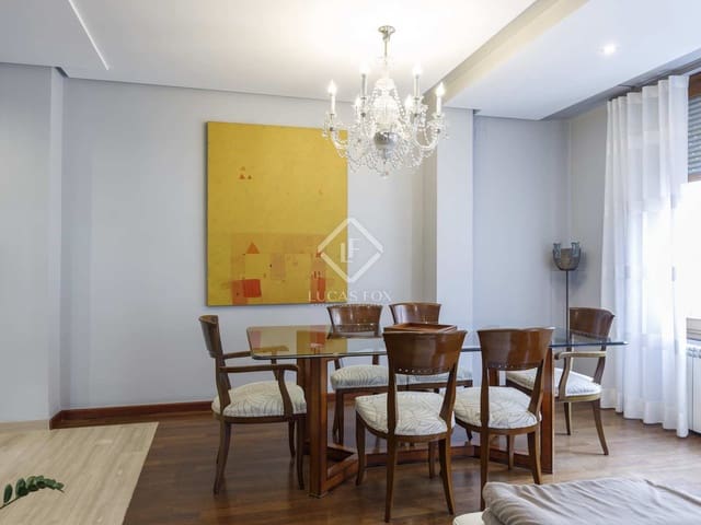 Apartamento de 3 habitaciones en València ciudad en alquiler - 1.900 € (Ref: 8118650)