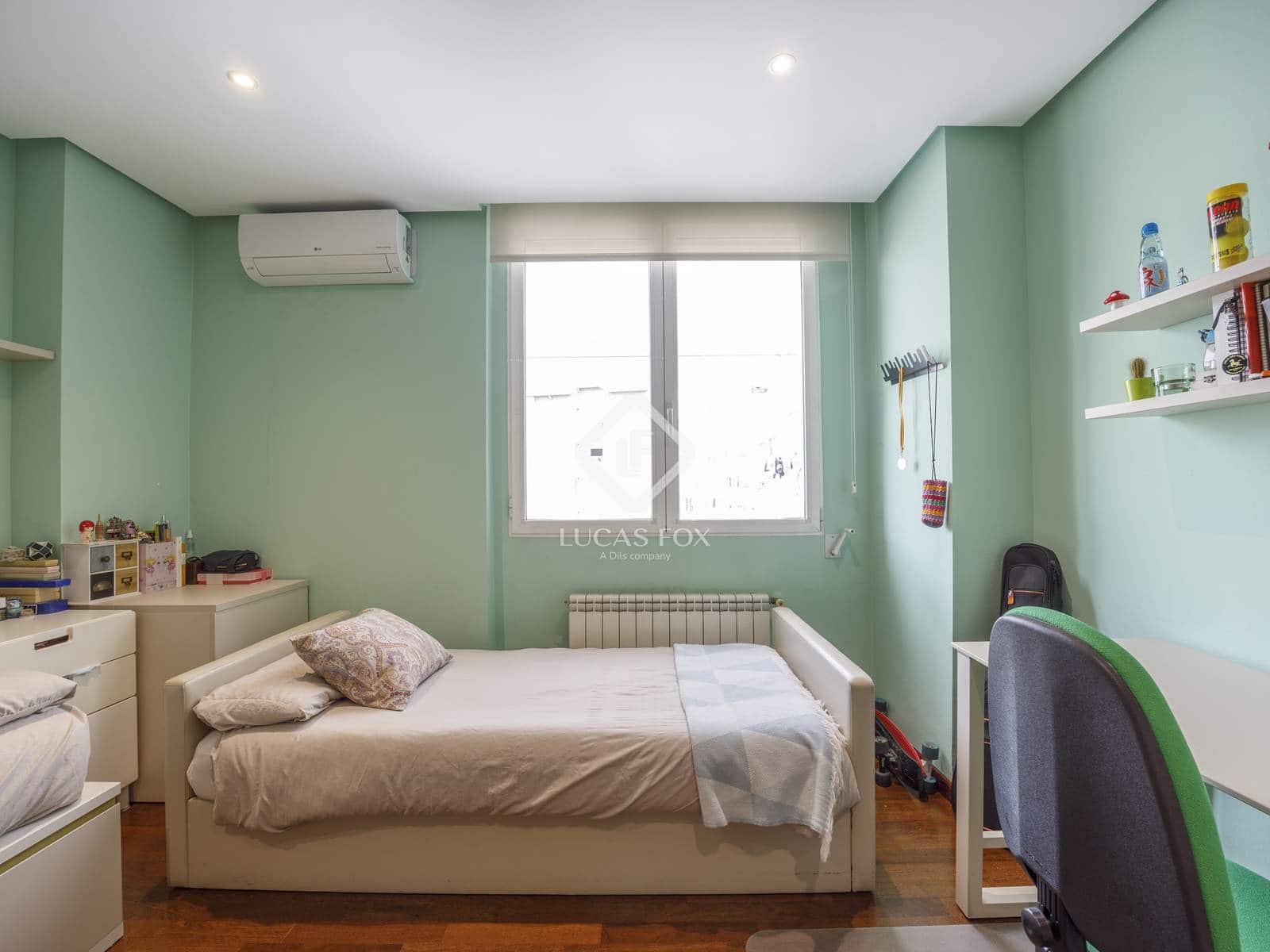 3 soveværelse Lejlighed til leje i Valencia by - € 1.900 (Ref: 8118650)