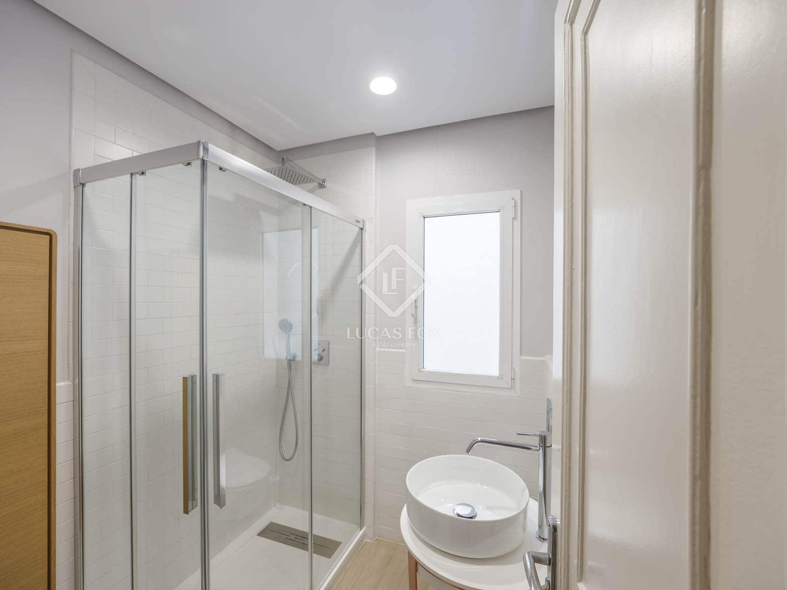 3 soveværelse Lejlighed til leje i Valencia by - € 1.900 (Ref: 8118650)