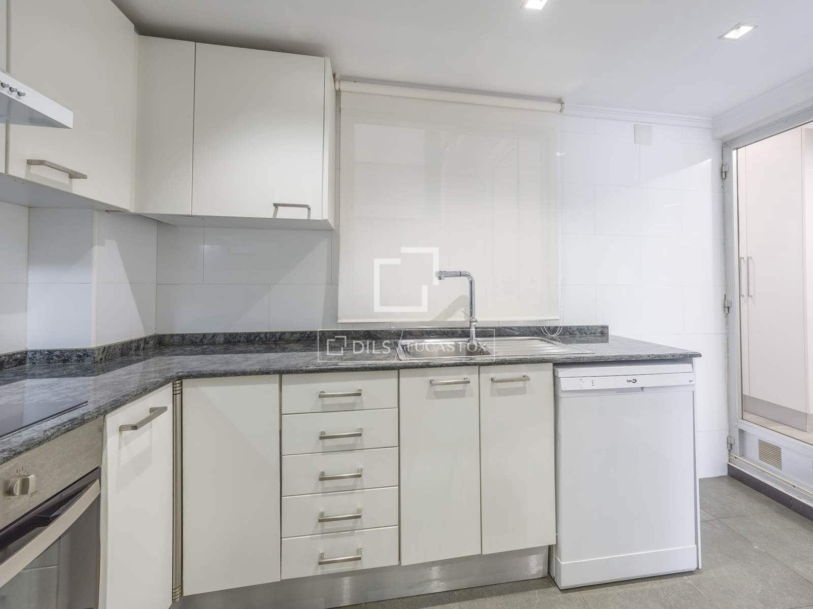 2 makuuhuone Huoneisto vuokrattavana paikassa Valencia kaupunki - 2 600 € (Ref: 8118652)