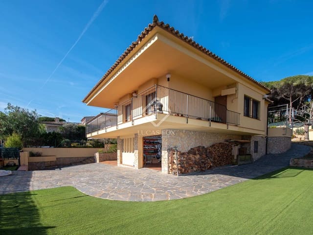5 chambre Villa/Maison à vendre à Platja d'Aro, Castell-Platja d'Aro avec piscine garage - 1 150 000 € (Ref: 8123100)