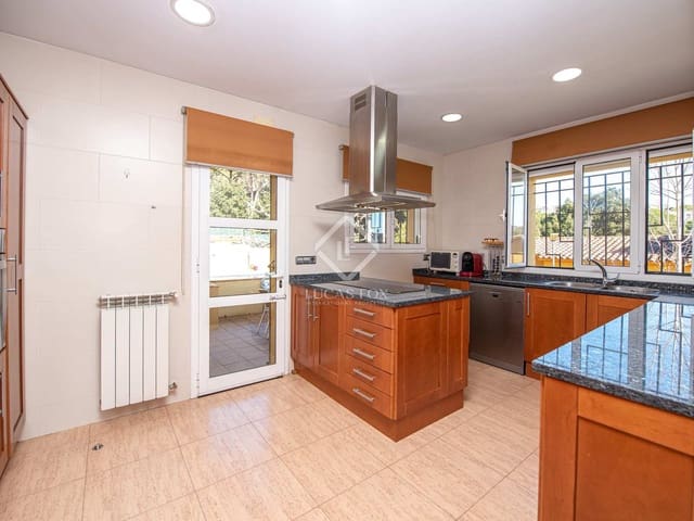 5 sovrum Villa till salu i Platja d'Aro, Castell-Platja d'Aro med pool garage - 1 150 000 € (Ref: 8123100)