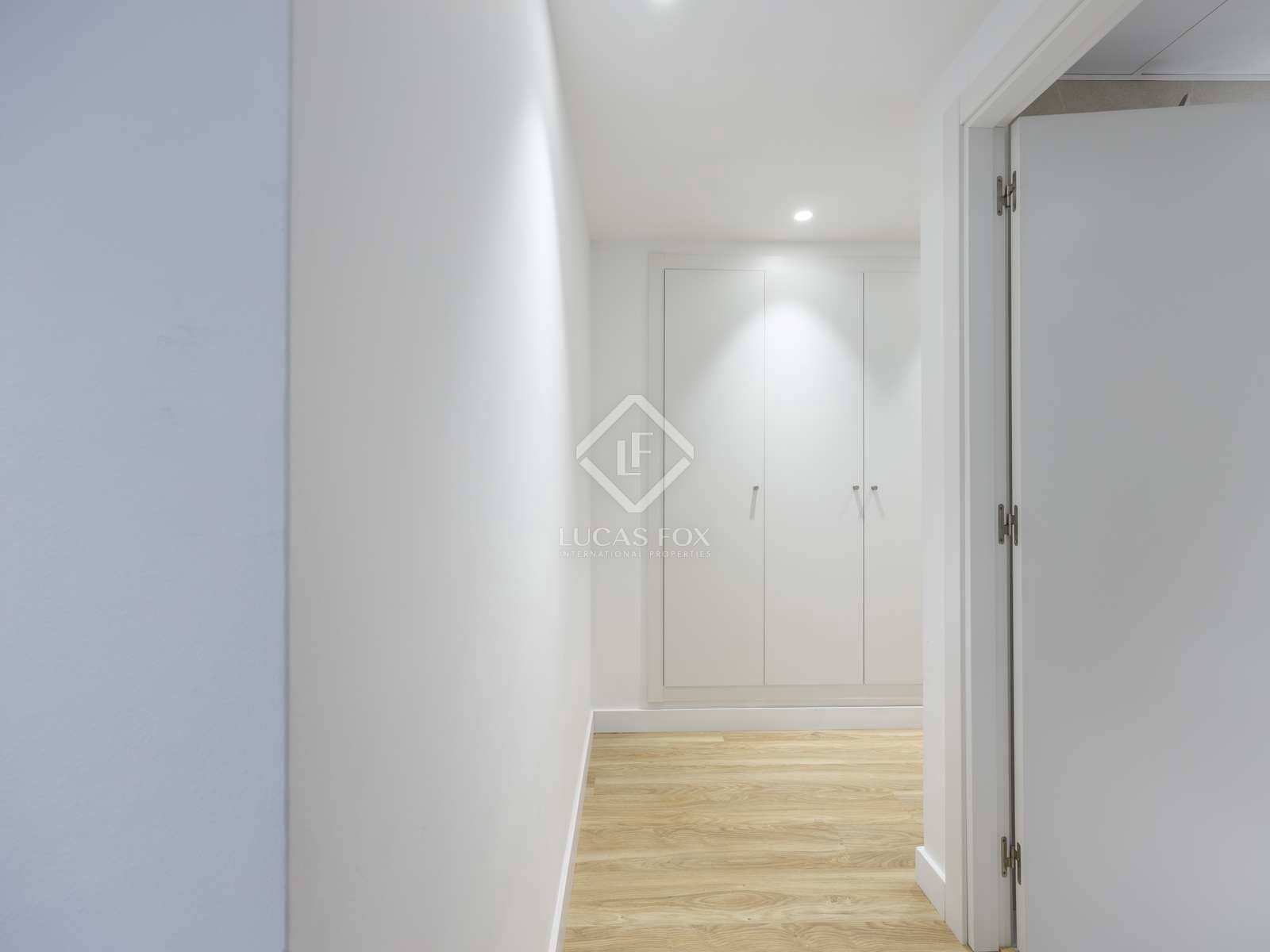 2 bedroom Apartment for rent in Valencia city with garage - € 2,000 (Ref: 8125281)