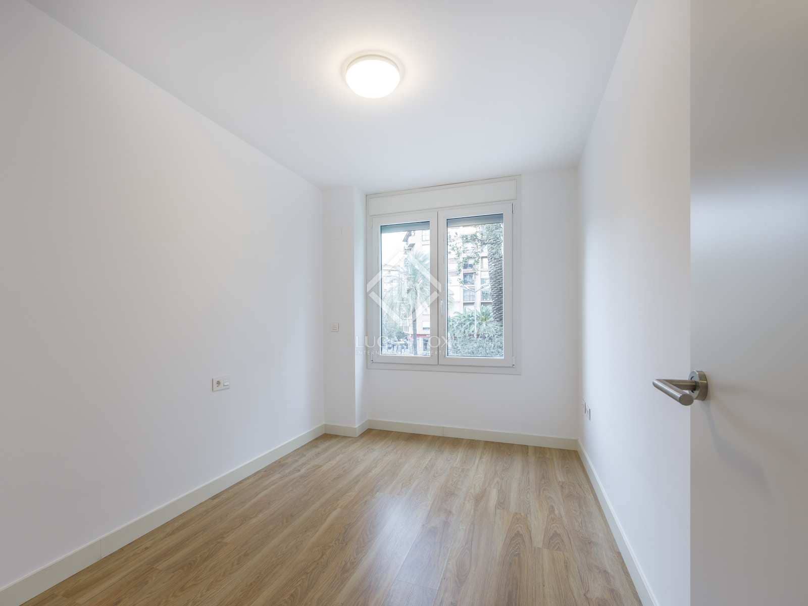 2 bedroom Apartment for rent in Valencia city with garage - € 2,000 (Ref: 8125281)