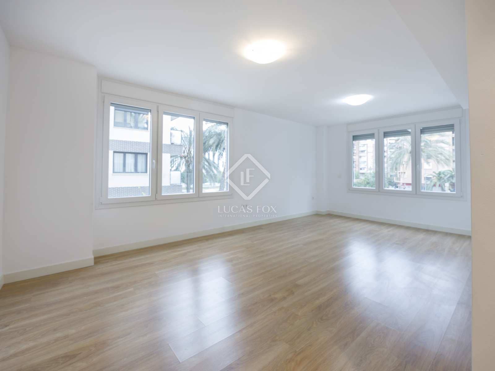 2 bedroom Apartment for rent in Valencia city with garage - € 2,000 (Ref: 8125281)