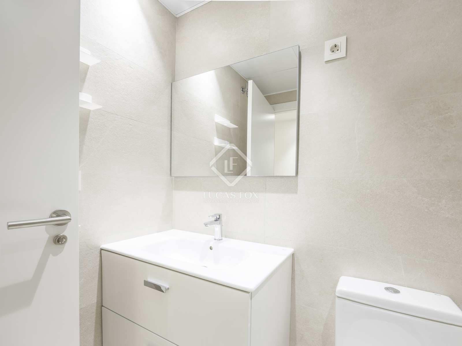 2 bedroom Apartment for rent in Valencia city with garage - € 2,000 (Ref: 8125281)