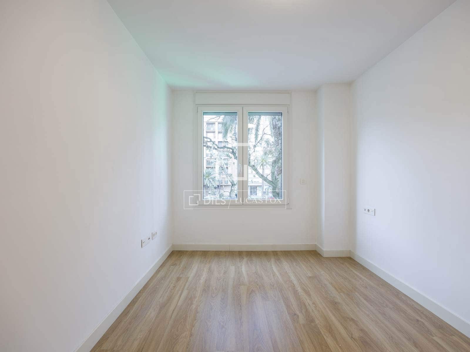 2 bedroom Apartment for rent in Valencia city with garage - € 2,000 (Ref: 8125281)