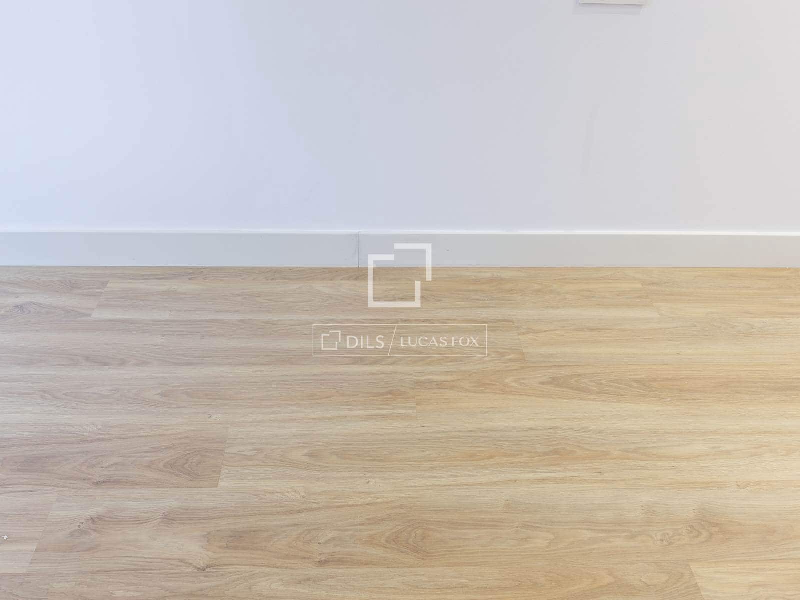 2 bedroom Apartment for rent in Valencia city with garage - € 2,000 (Ref: 8125281)