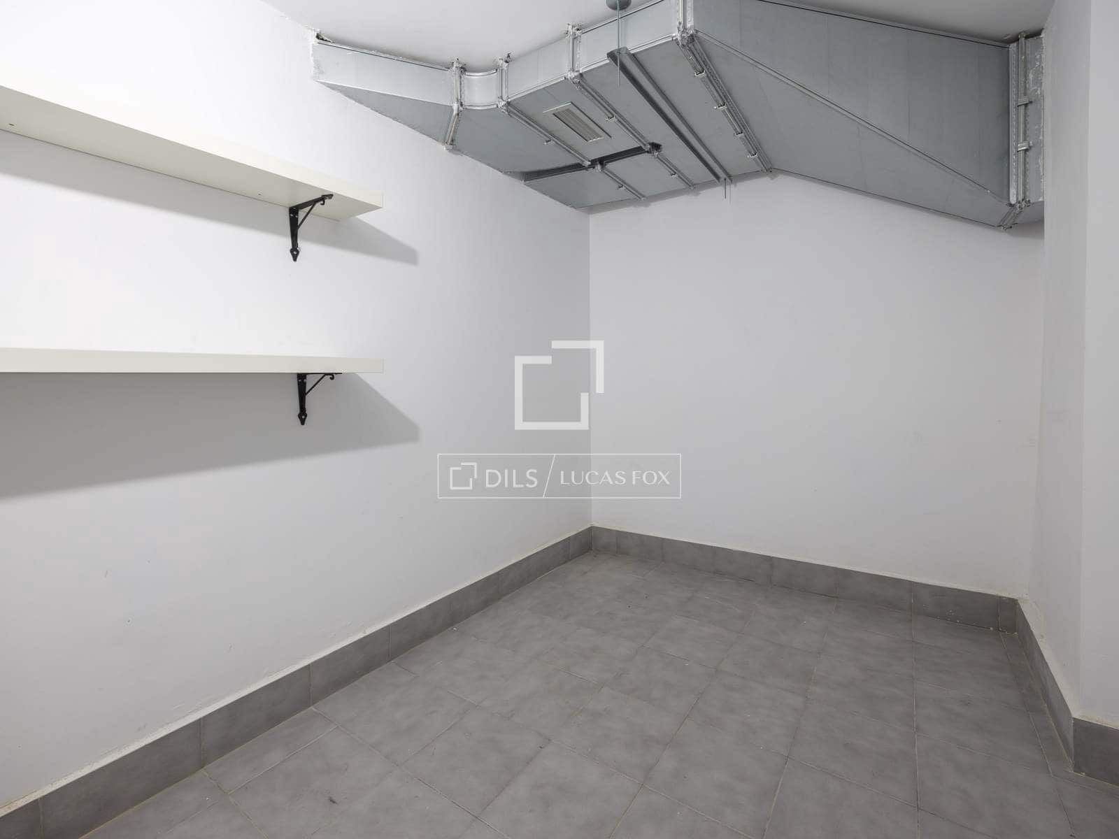 2 bedroom Apartment for rent in Valencia city with garage - € 2,000 (Ref: 8125281)