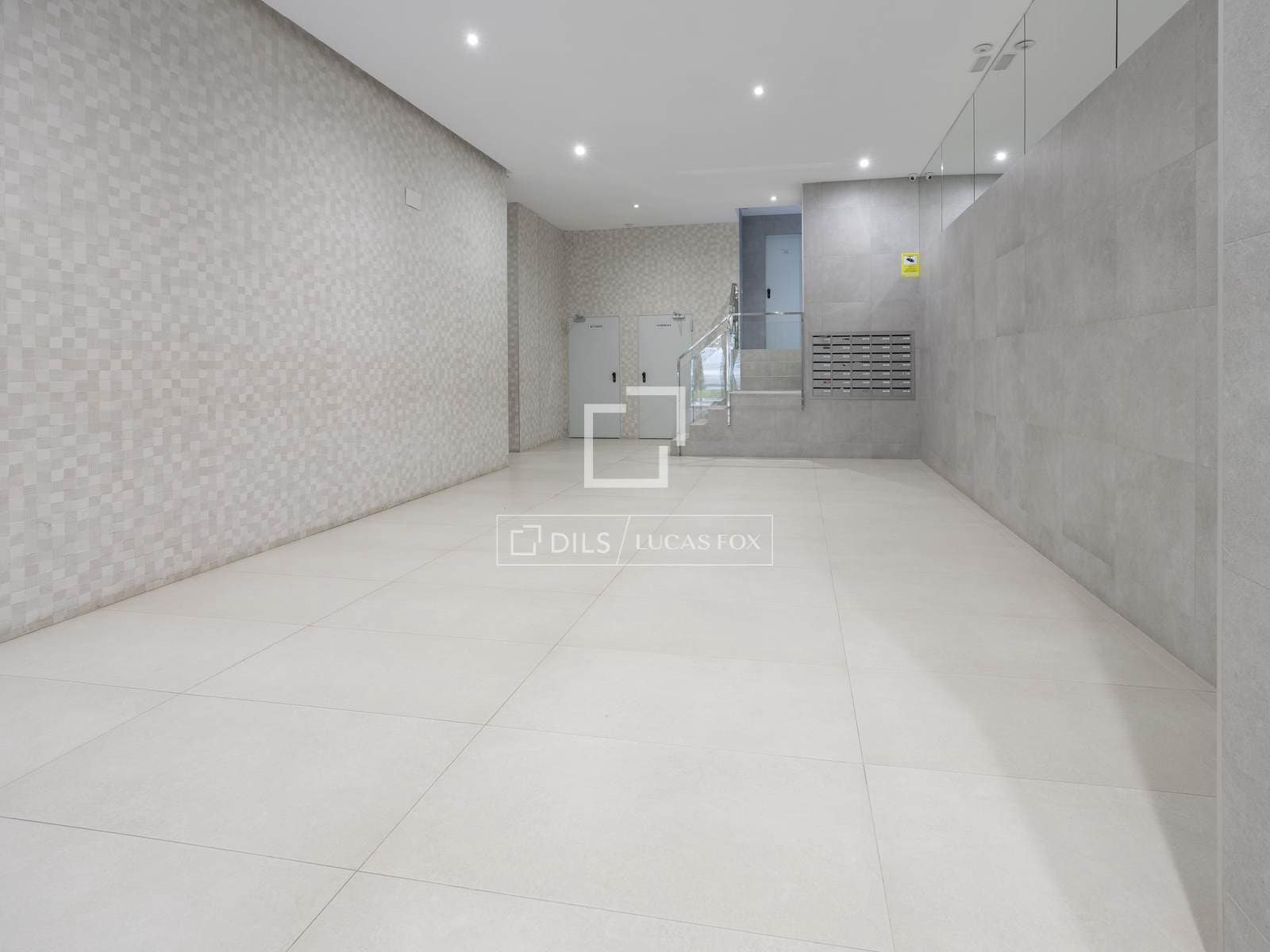 2 bedroom Apartment for rent in Valencia city with garage - € 2,000 (Ref: 8125281)