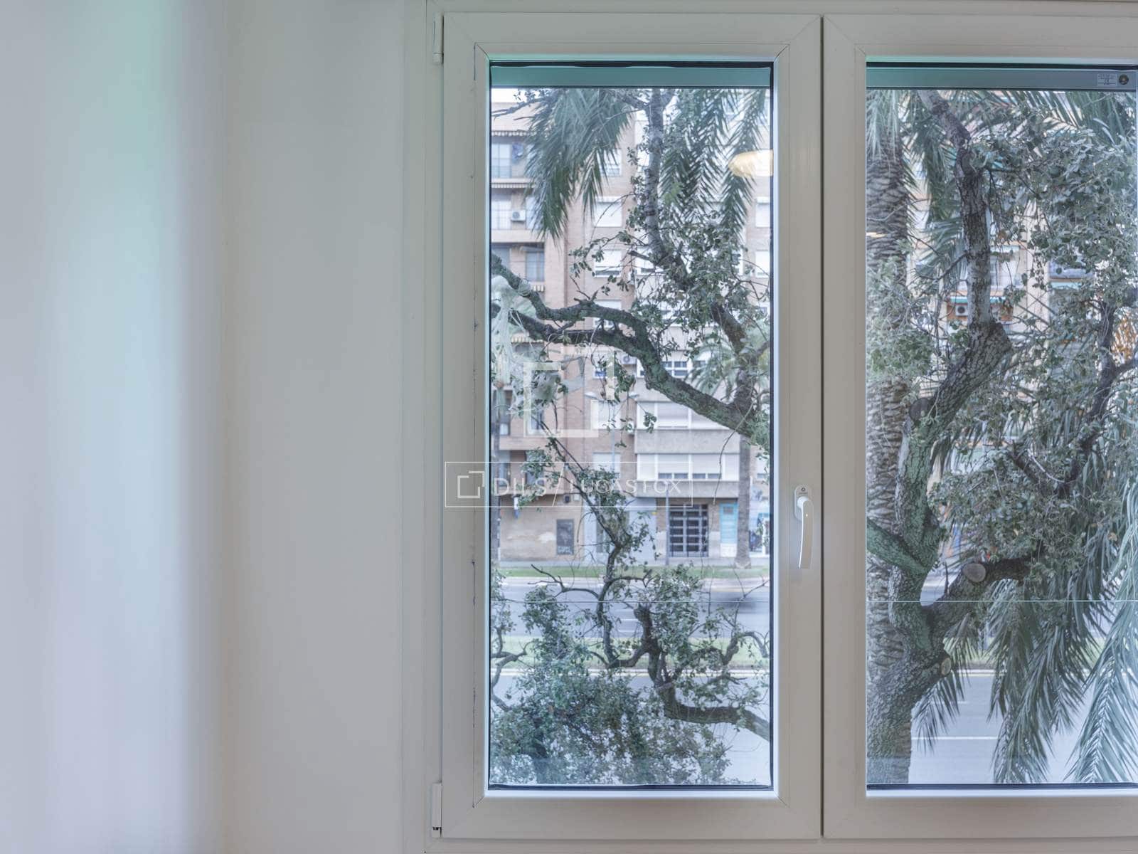 2 bedroom Apartment for rent in Valencia city with garage - € 2,000 (Ref: 8125281)