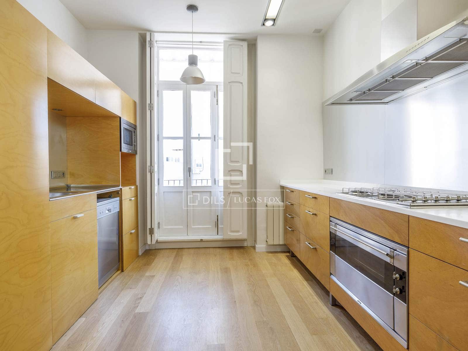 3 soveværelse Lejlighed til leje i Valencia by - € 3.500 (Ref: 8128791)