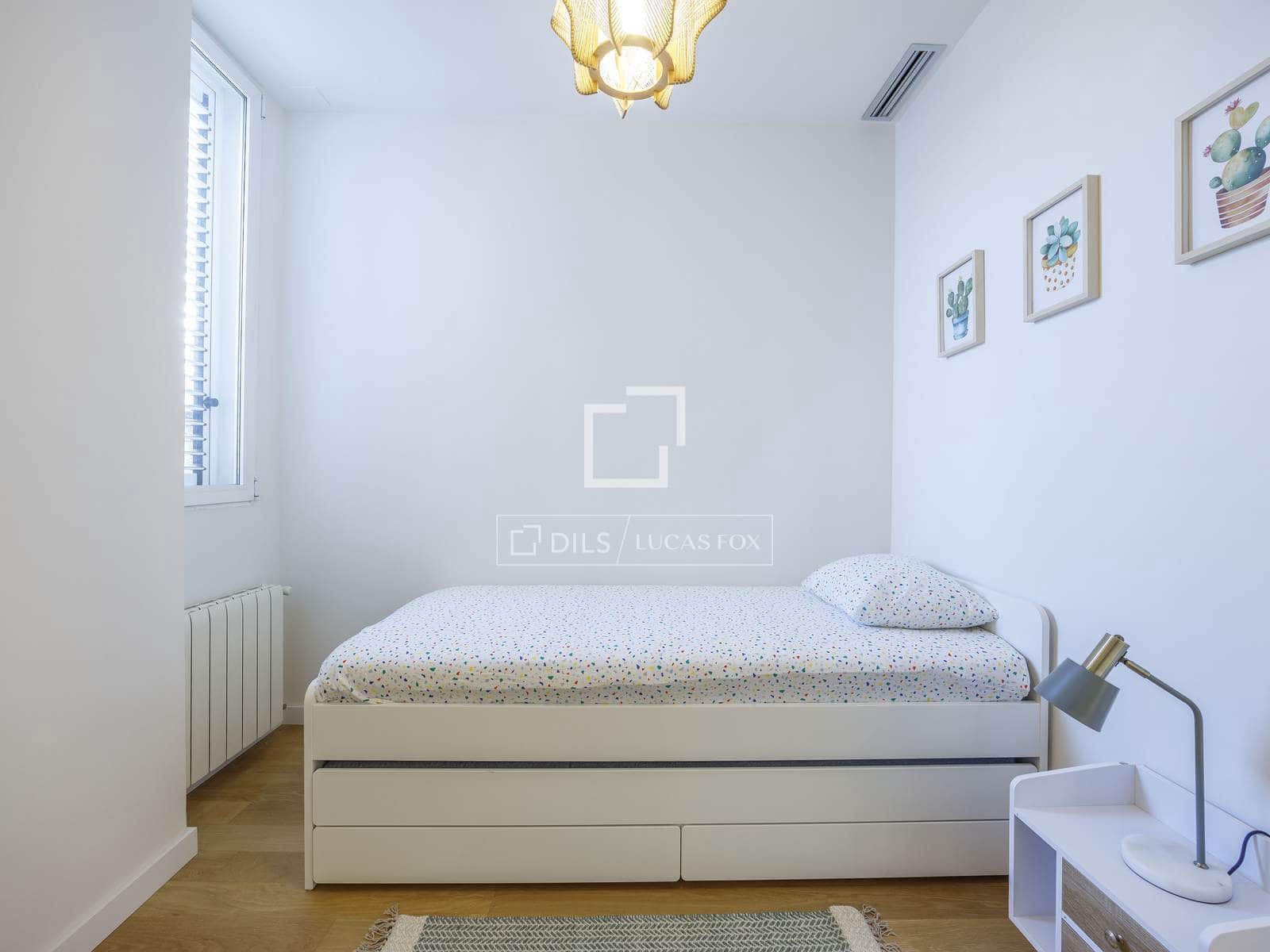 3 soveværelse Lejlighed til leje i Valencia by - € 3.500 (Ref: 8128791)