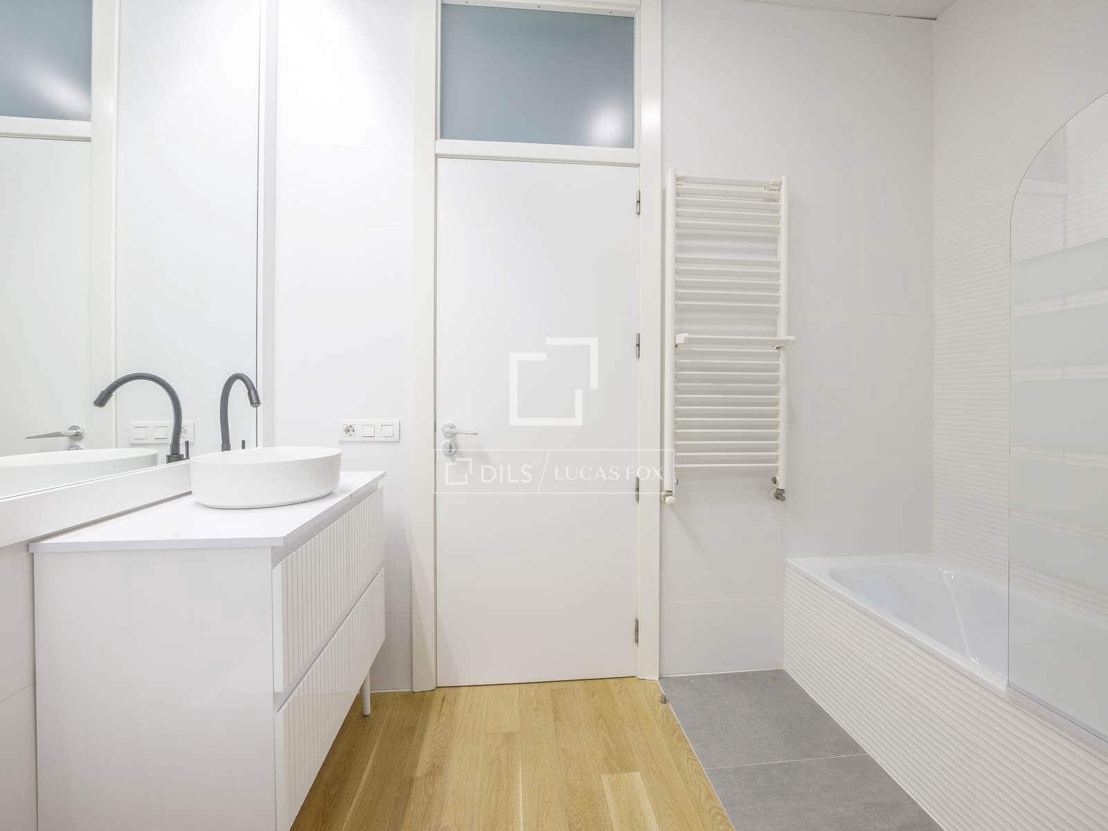 3 soveværelse Lejlighed til leje i Valencia by - € 3.500 (Ref: 8128791)