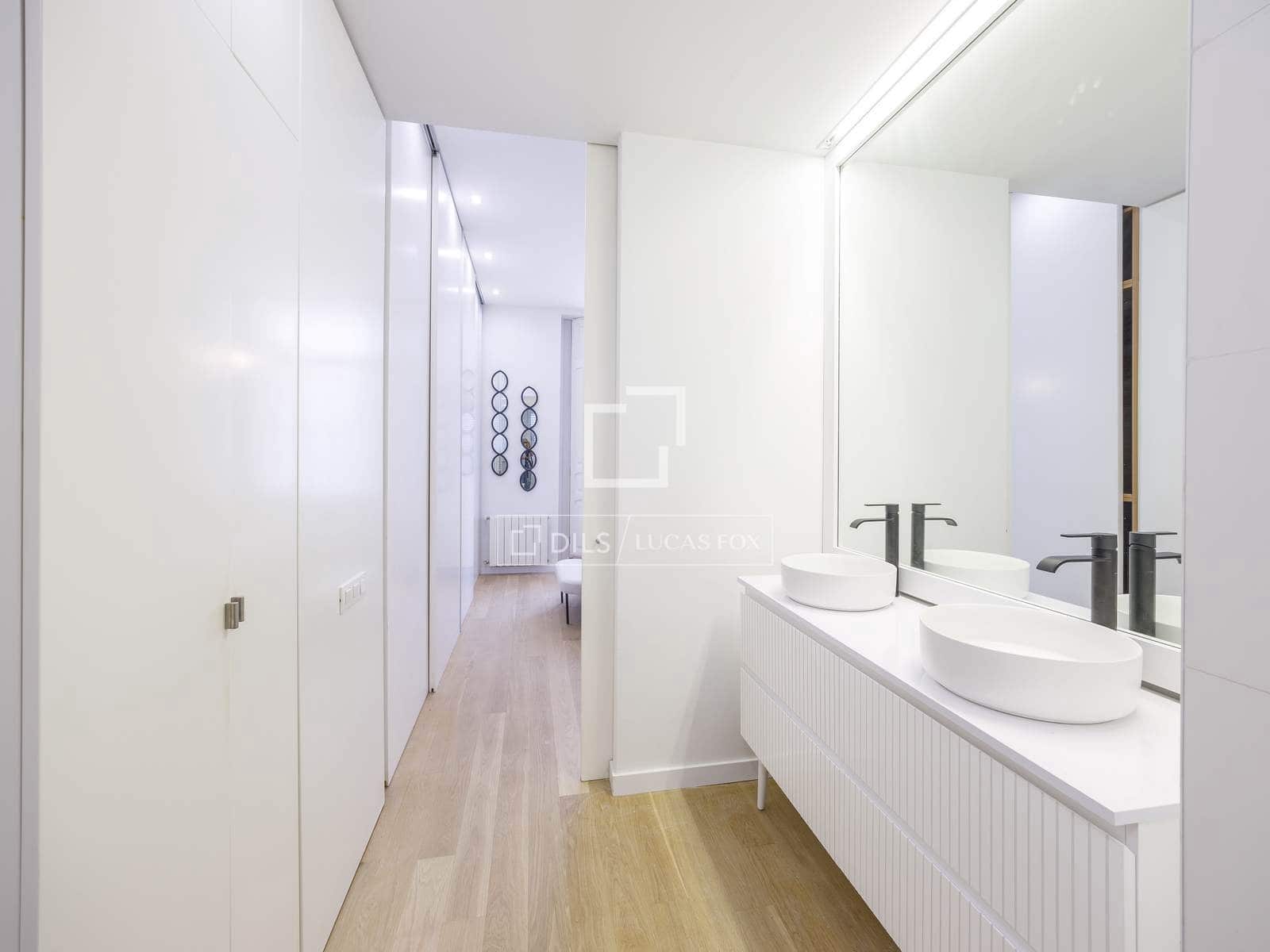 3 soveværelse Lejlighed til leje i Valencia by - € 3.500 (Ref: 8128791)