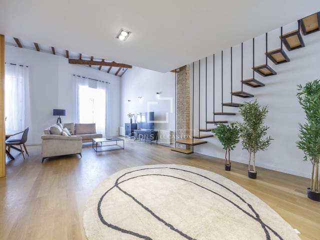3 slaapkamer Appartement te huur in Valencia stad - € 3.500 (Ref: 8128791)