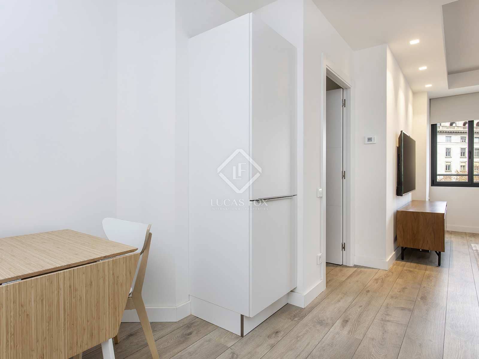 2 quarto Apartamento para arrendar em Barcelona cidade com piscina - 2 500 € (Ref: 8130891)