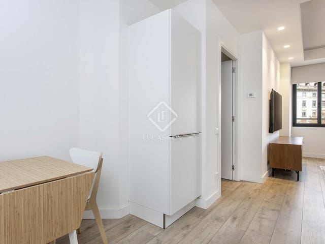 2 makuuhuone Huoneisto vuokrattavana paikassa Barcelona kaupunki mukana uima-altaan - 2 500 € (Ref: 8130891)