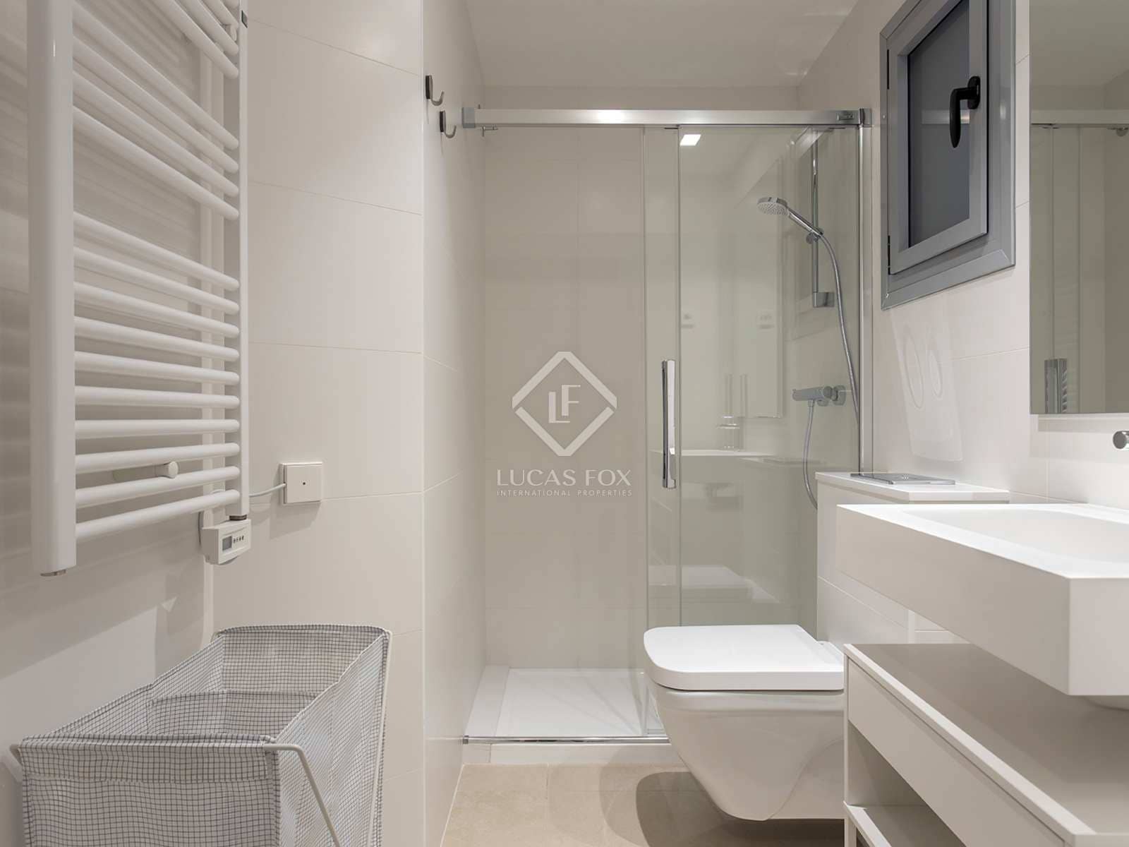 2 quarto Apartamento para arrendar em Barcelona cidade com piscina - 2 500 € (Ref: 8130891)