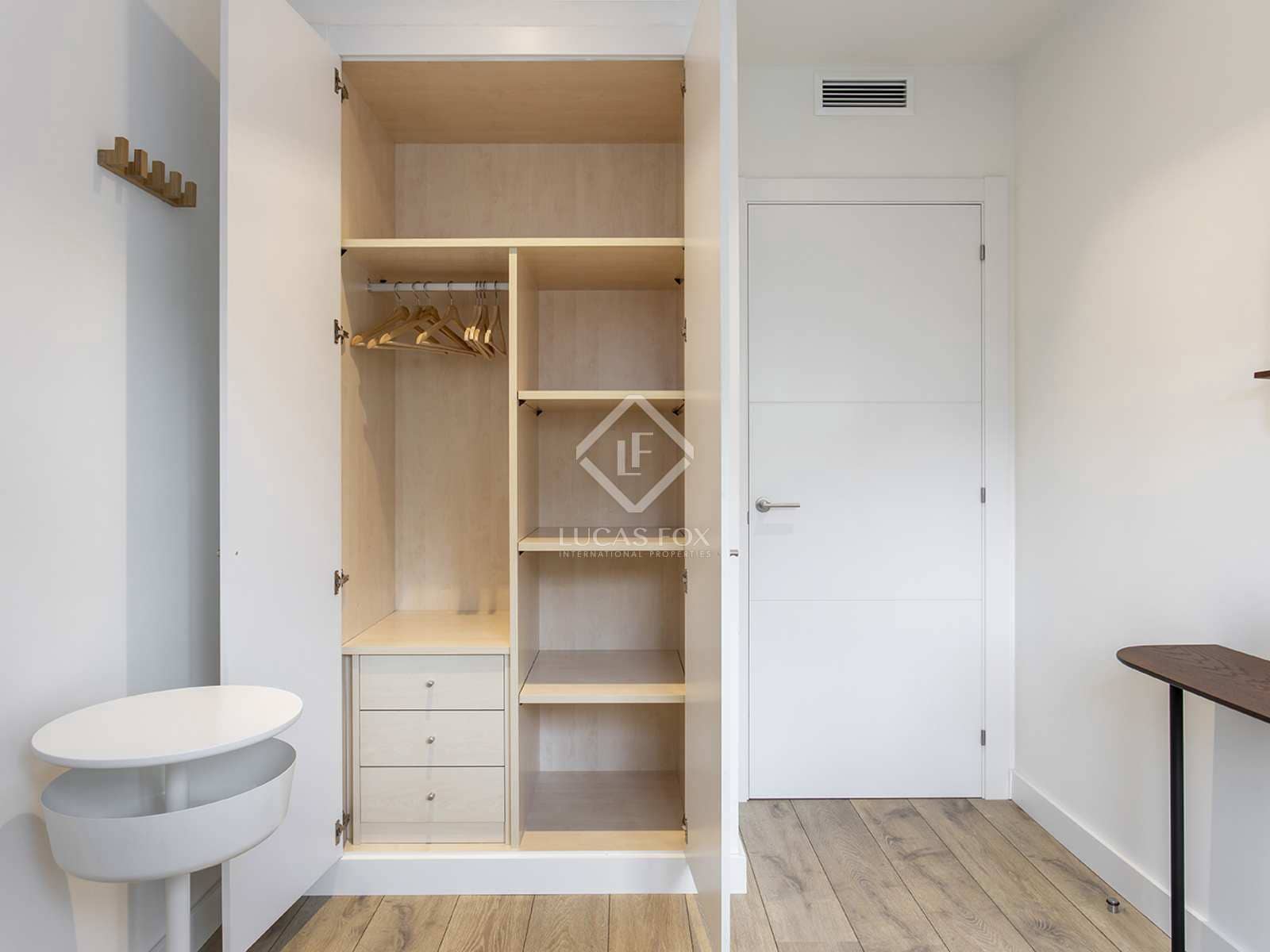 2 quarto Apartamento para arrendar em Barcelona cidade com piscina - 2 500 € (Ref: 8130891)