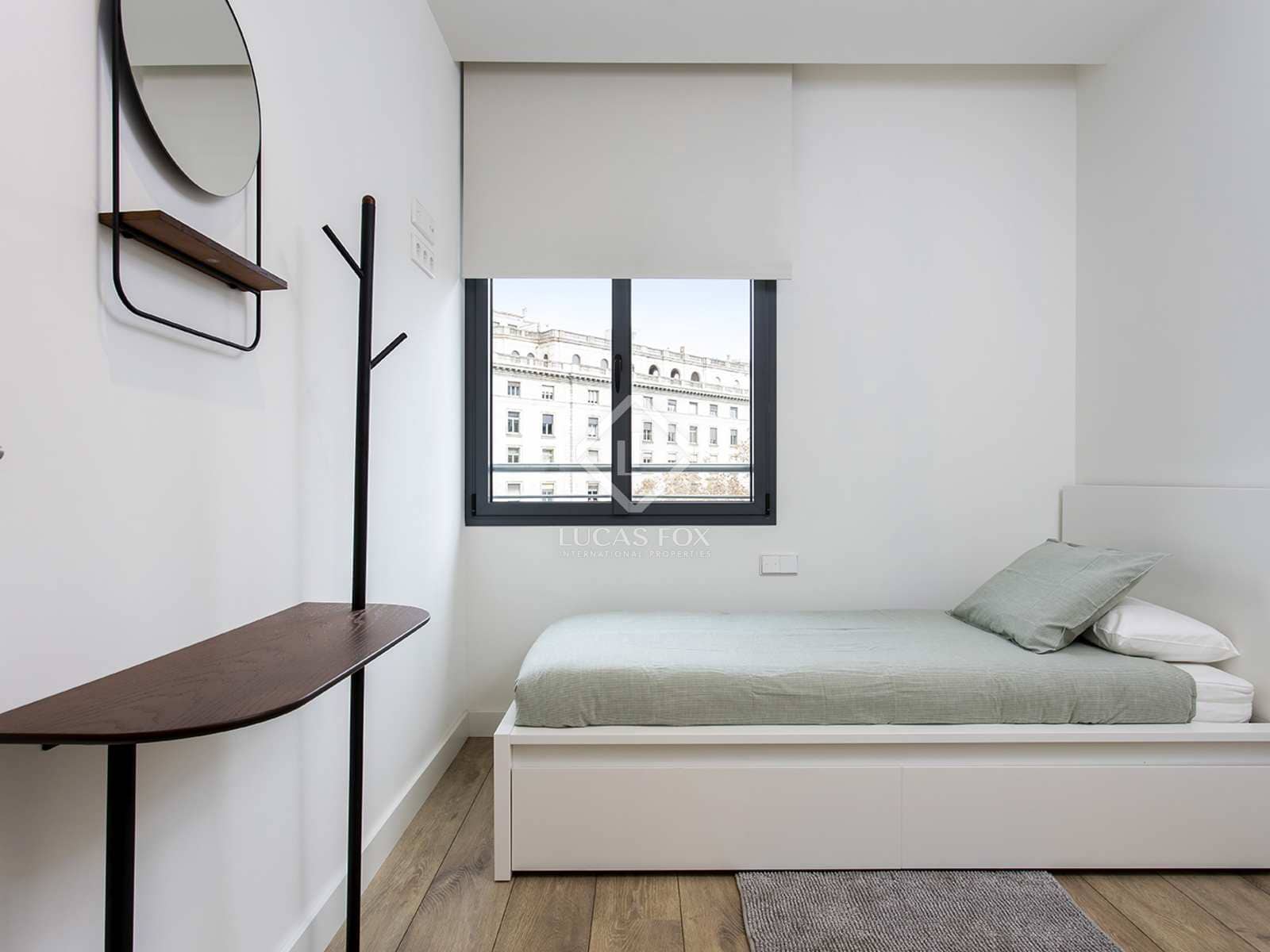 2 quarto Apartamento para arrendar em Barcelona cidade com piscina - 2 500 € (Ref: 8130891)