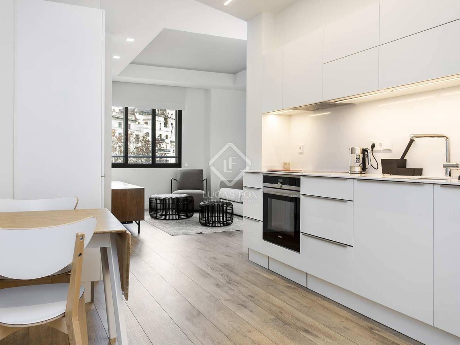 2 quarto Apartamento para arrendar em Barcelona cidade com piscina - 2 500 € (Ref: 8130891)