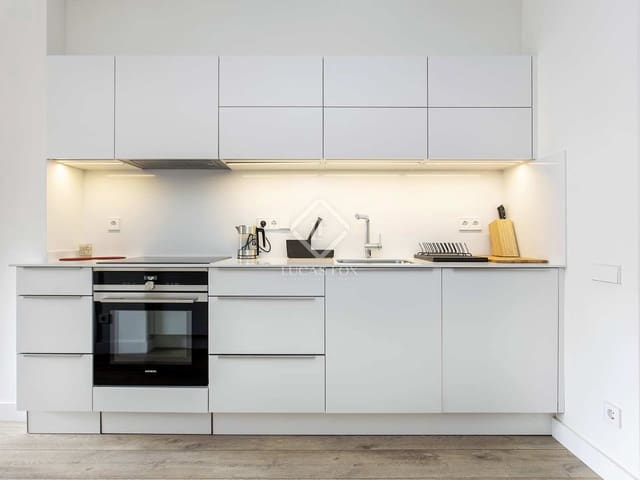 2 makuuhuone Huoneisto vuokrattavana paikassa Barcelona kaupunki mukana uima-altaan - 2 500 € (Ref: 8130891)