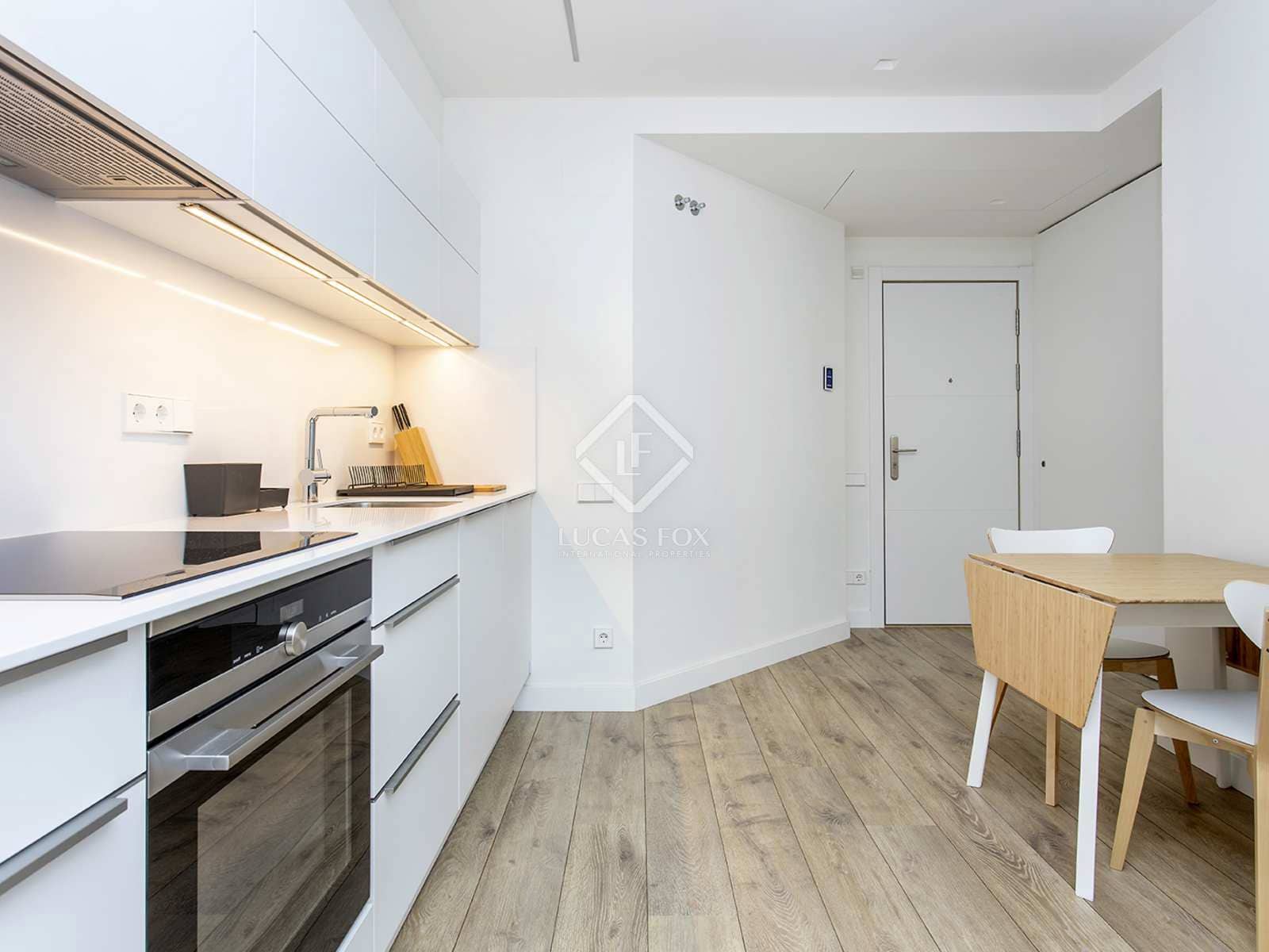 2 quarto Apartamento para arrendar em Barcelona cidade com piscina - 2 500 € (Ref: 8130891)