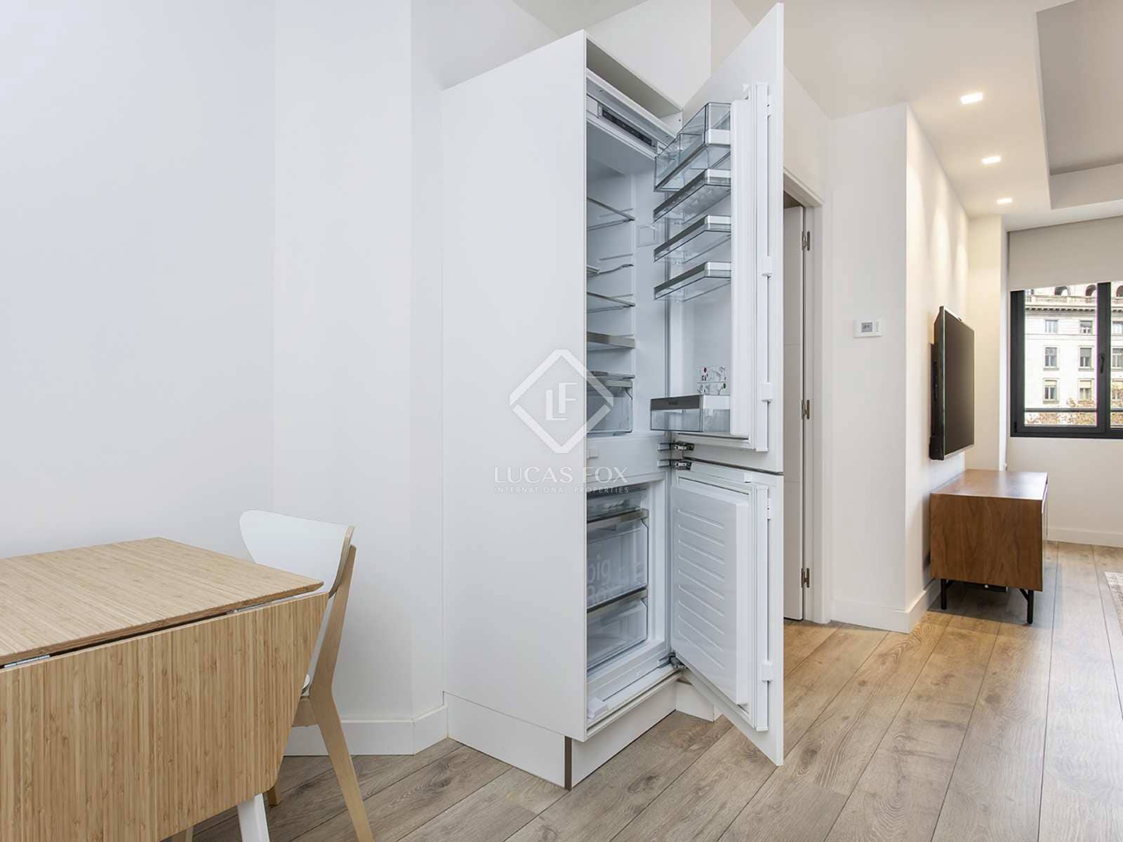 2 quarto Apartamento para arrendar em Barcelona cidade com piscina - 2 500 € (Ref: 8130891)