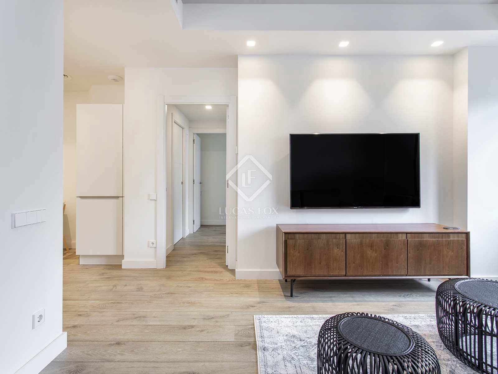 2 quarto Apartamento para arrendar em Barcelona cidade com piscina - 2 500 € (Ref: 8130891)