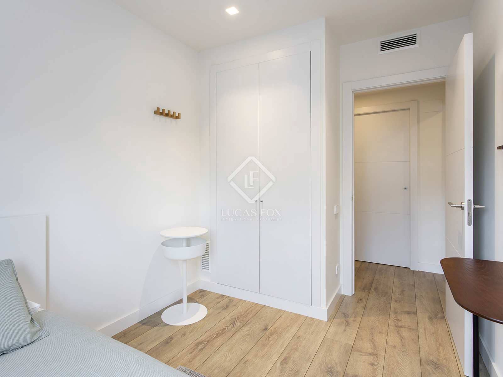 2 quarto Apartamento para arrendar em Barcelona cidade com piscina - 2 500 € (Ref: 8130891)