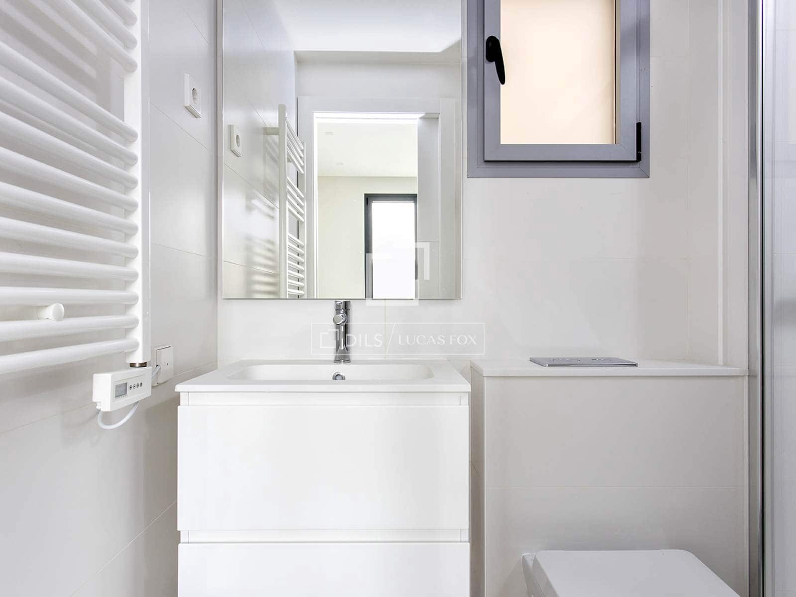 2 quarto Apartamento para arrendar em Barcelona cidade com piscina - 2 500 € (Ref: 8130891)