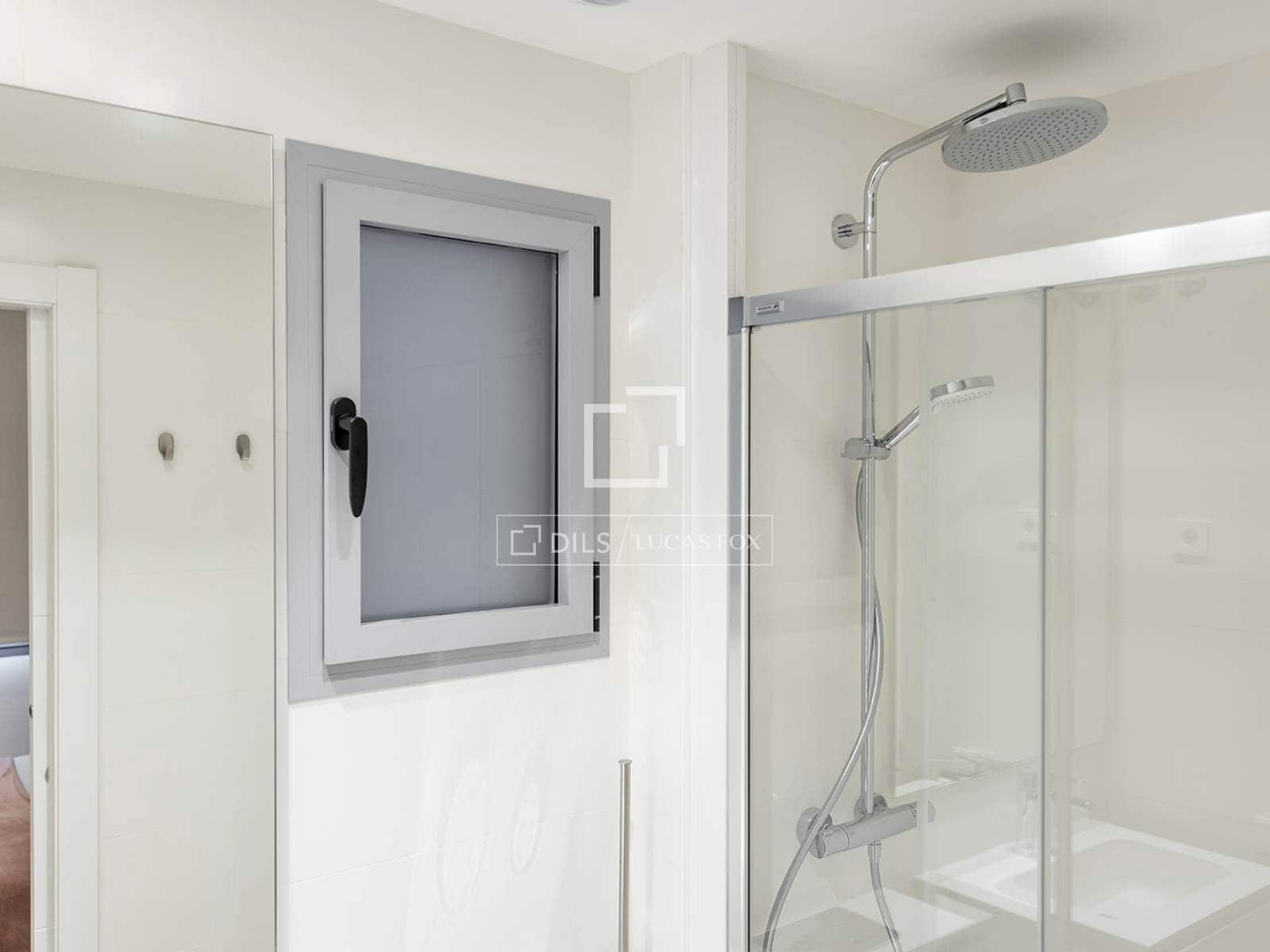2 quarto Apartamento para arrendar em Barcelona cidade com piscina - 2 500 € (Ref: 8130891)