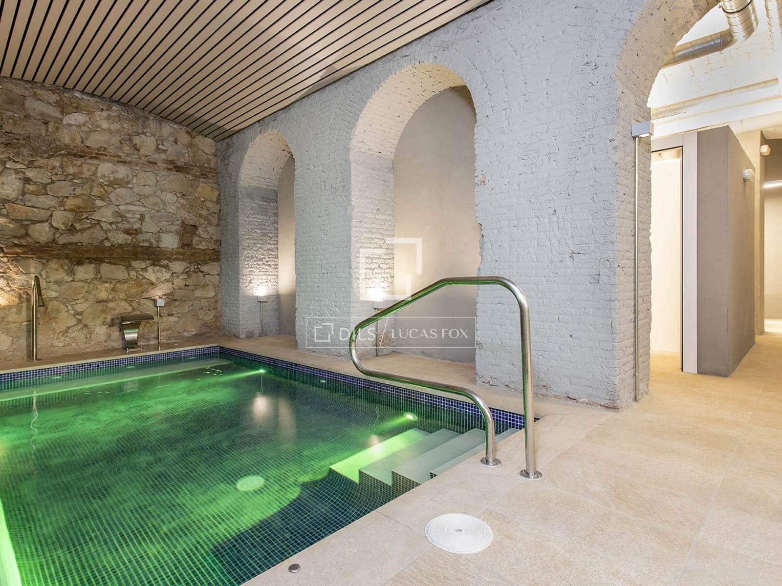 2 quarto Apartamento para arrendar em Barcelona cidade com piscina - 2 500 € (Ref: 8130891)