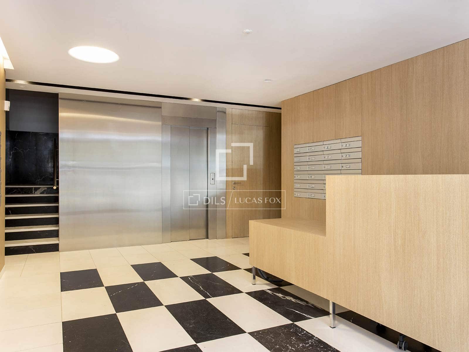 2 quarto Apartamento para arrendar em Barcelona cidade com piscina - 2 500 € (Ref: 8130891)