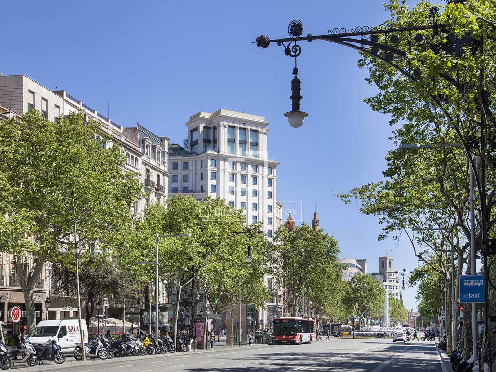 2 quarto Apartamento para arrendar em Barcelona cidade com piscina - 2 500 € (Ref: 8130891)