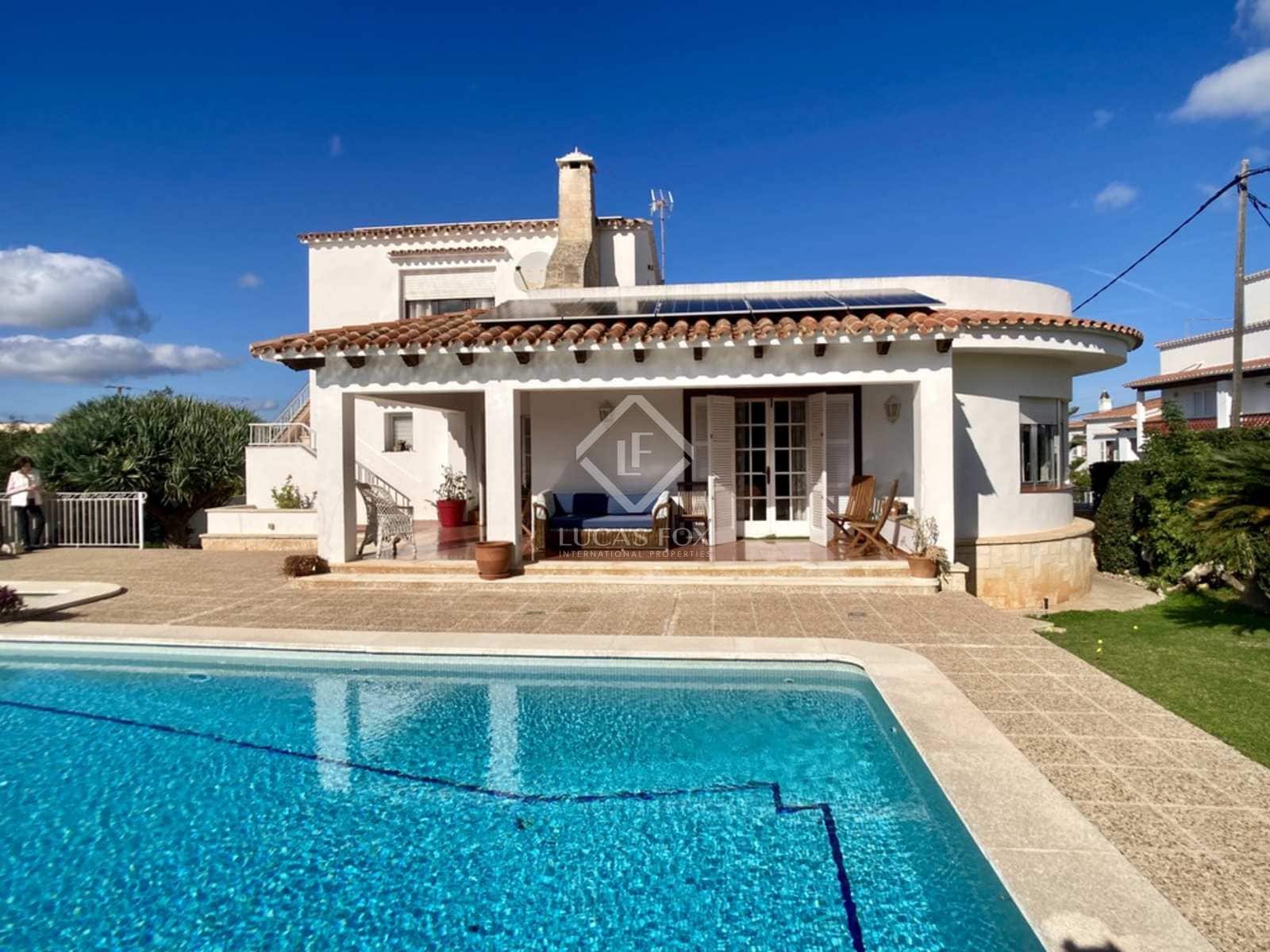 4 sovrum Villa till salu i Es Castell med pool garage - 975 000 € (Ref: 8130897)