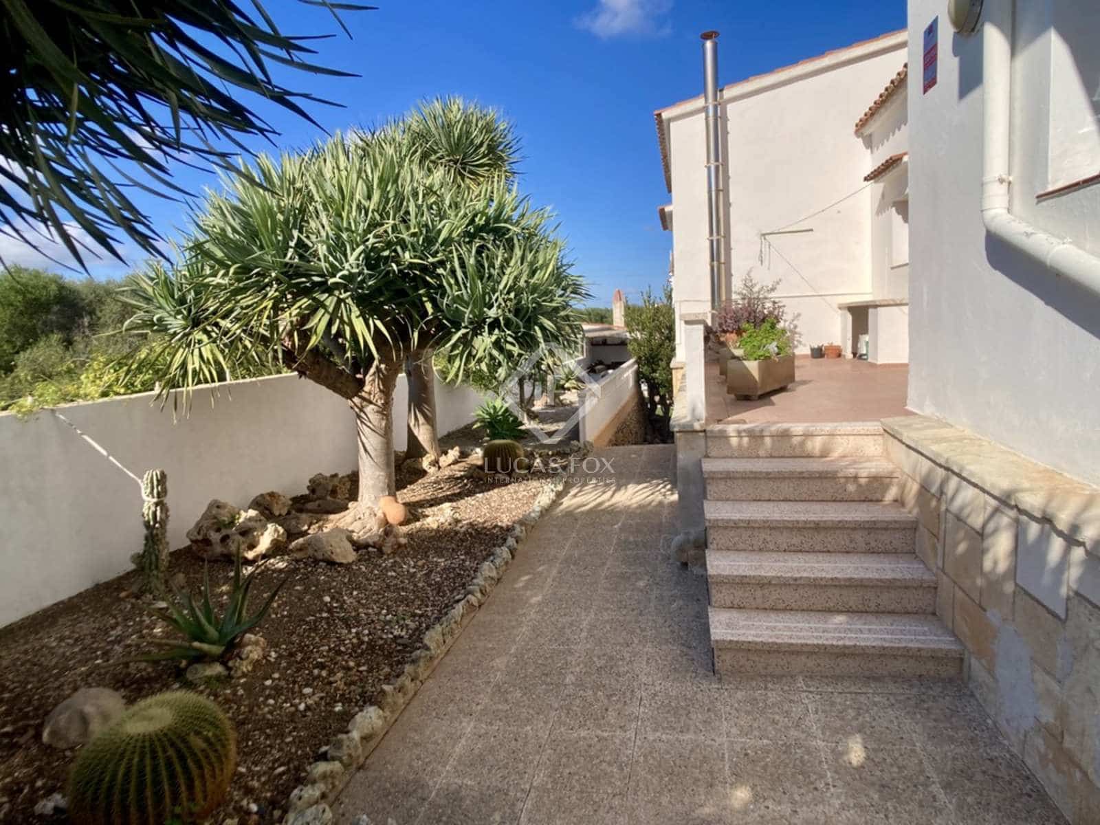 4 sovrum Villa till salu i Es Castell med pool garage - 975 000 € (Ref: 8130897)